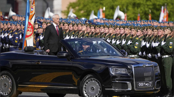 Defense Minister’s Parade Appearance