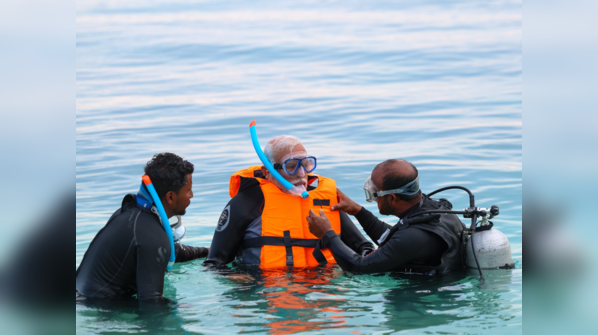 In Pics Pm Modi Shares Glimpses Of Snorkelling Adventure In Lakshadweep