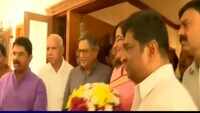 Karnataka crisis peaks as Congress MPs  meet BJP leaders