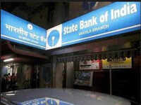 SBI alleges Aadhaar data misuse, UIDAI rubbishes charge 