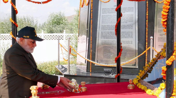 Honouring Heroes Pm Modi S Visit To Kargil For The Th Anniversary Of