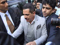 ED questions Vadra using mail-trail on London properties