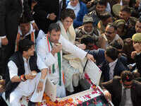 Lok Sabha polls 2019: Rahul Gandhi, Priyanka Vadra to kick off Congress campaign in Western UP today