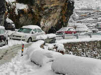 Delhi tourists trapped in Uttarakhand hotels after heavy snowfall