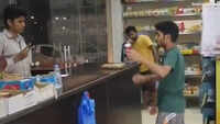 Viral video: Exchanging notes the cool way