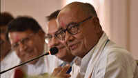 Digvijaya trying to destabilise Kamal Nath govt: Congress leader writes to Sonia