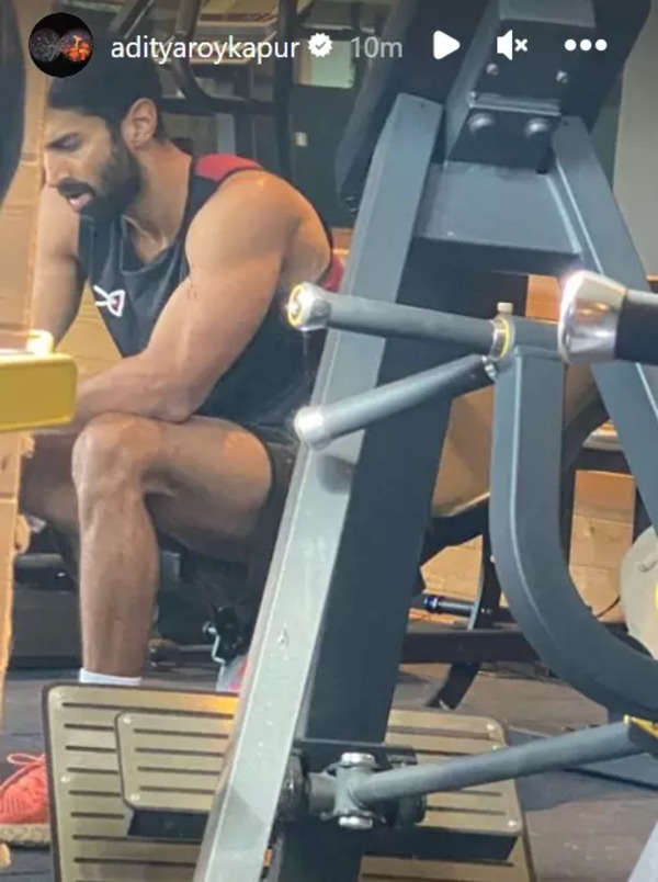 Aditya Roy Kapur Shows Off His Toned Biceps Post A Rigorous Workout