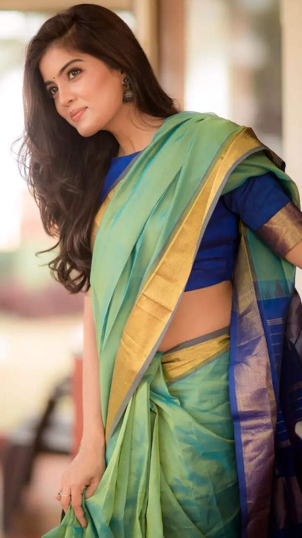Amritha Aiyer Wallpapers