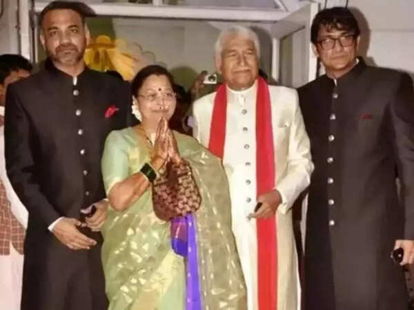 Ajinkya Deo Pictures