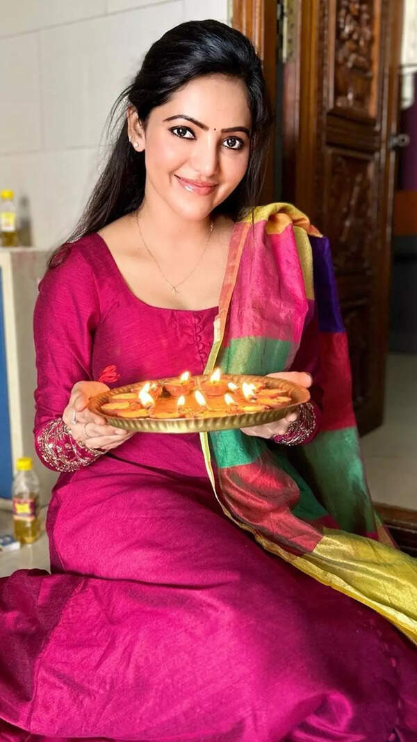 Athulya Ravi
