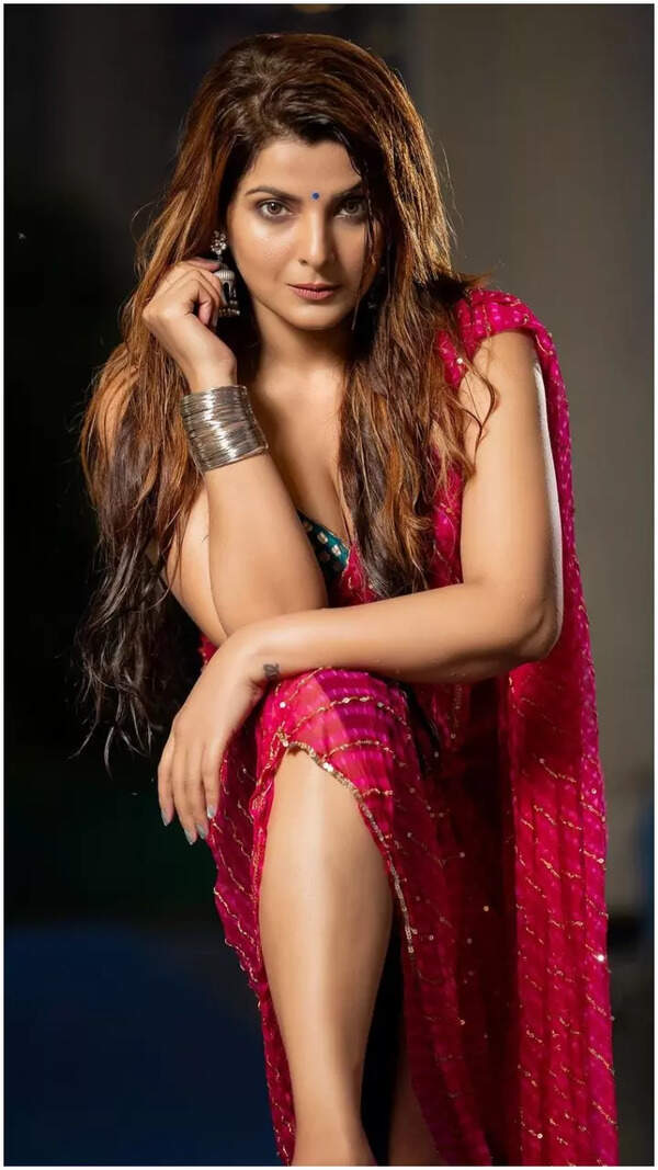 Smriti Sinha Wallpapers