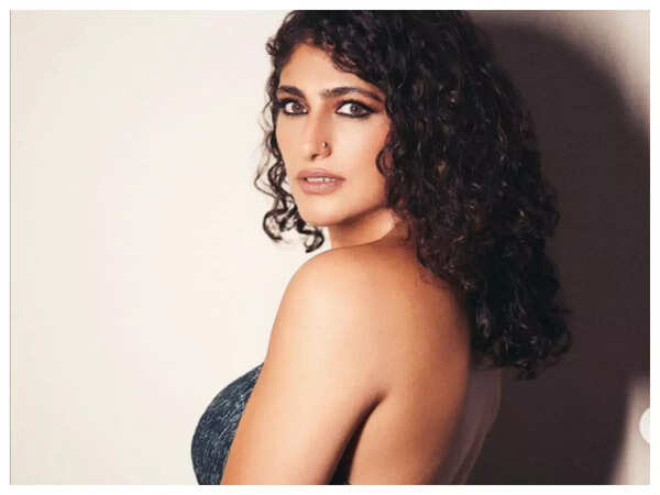 Kubbra Sait Photos