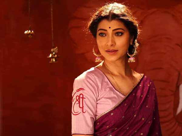Tejaswini Pandit Wallpapers