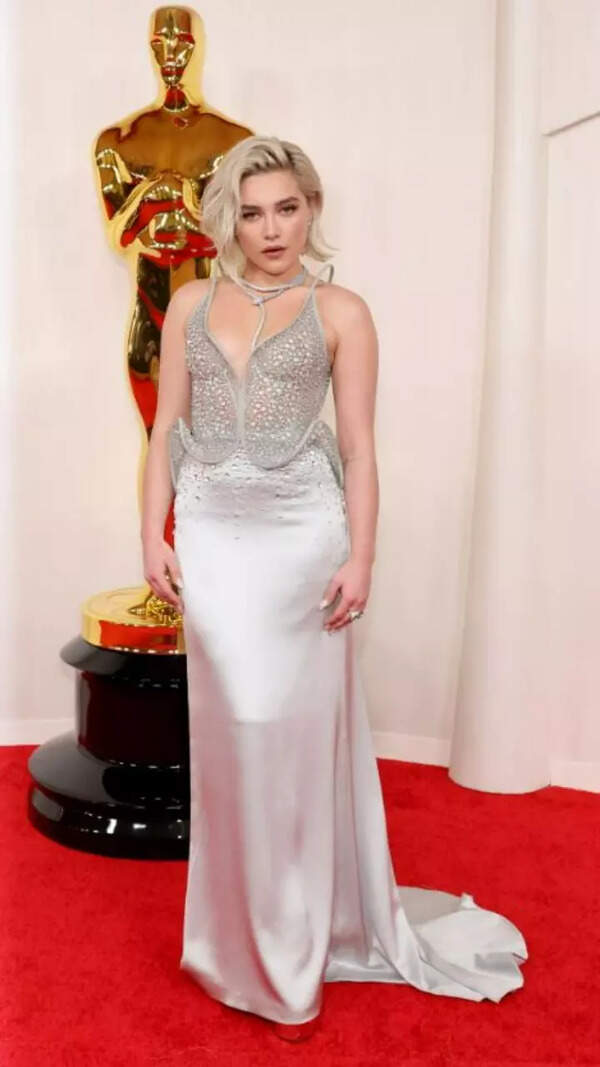 Florence Pugh Photos