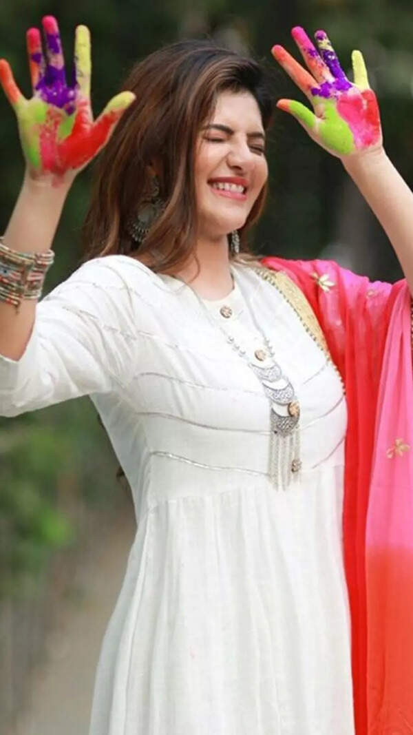 Athulya Ravi Photos