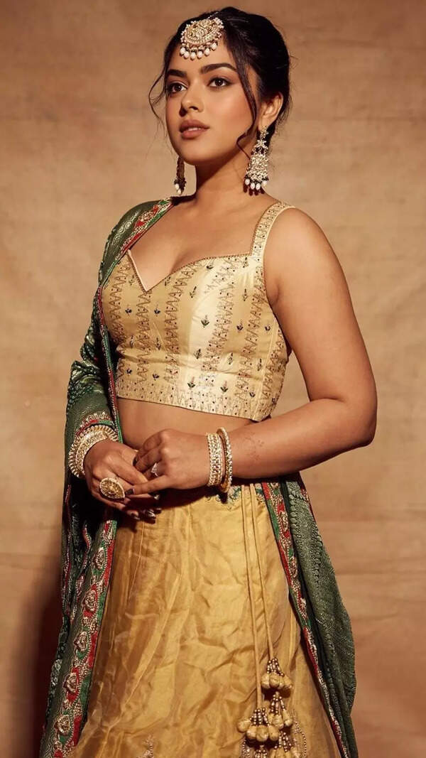 Siddhi Idnani Photos