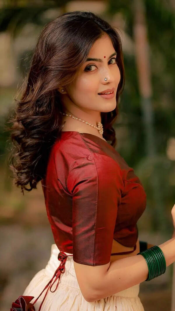 Amritha Wallpapers
