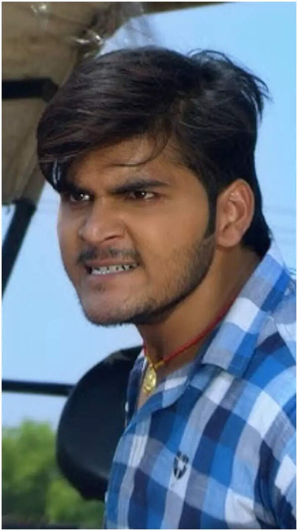 Arvind Akela Stills