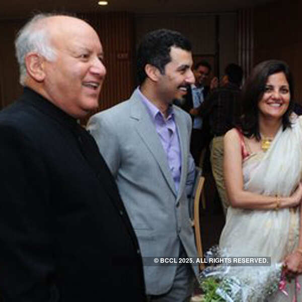 Aamir Bashir Images