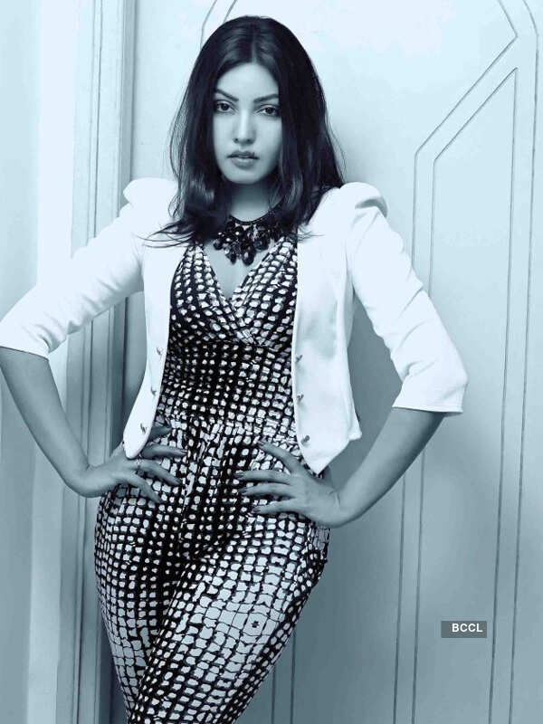 Komal Jha Stills