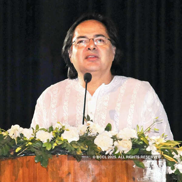 Farooq Shaikh Pictures