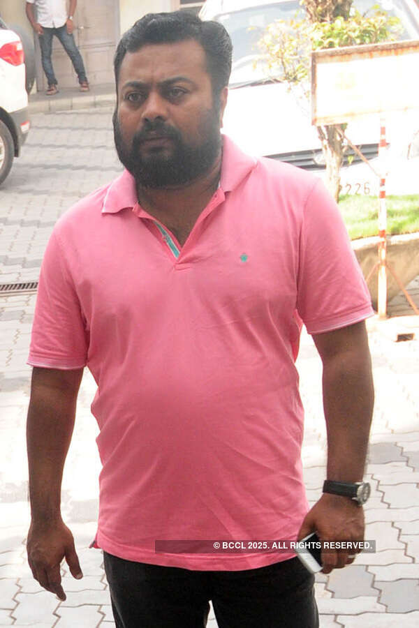 Sohan Seenulal Pictures
