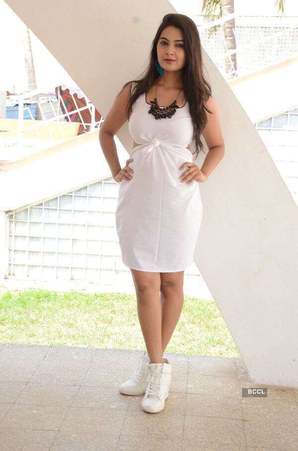 Neha Deshpande Stills