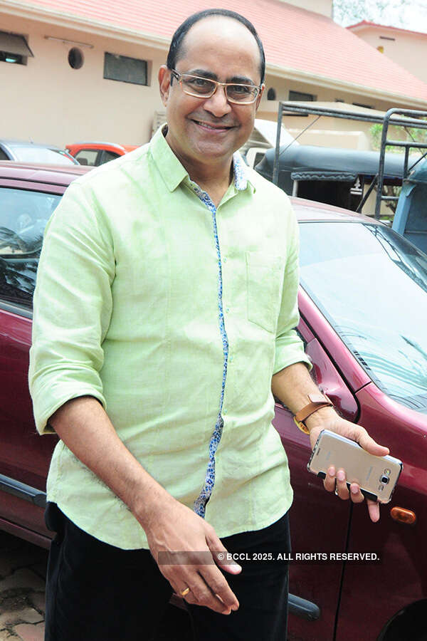 Dinesh Panicker Images