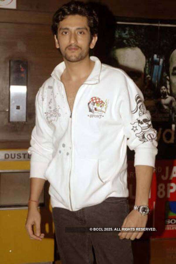 Shaad Randhawa Stills