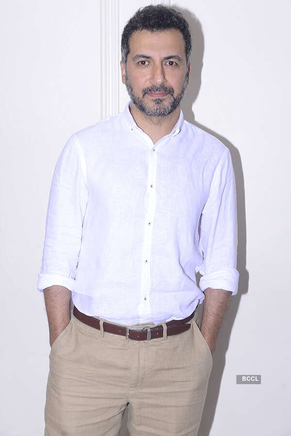 Aamir Bashir Images