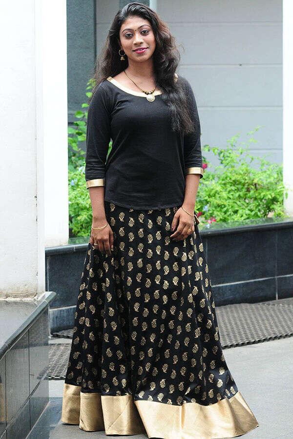 Divya Gopinath Pictures