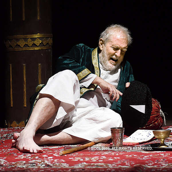 tom alter Stills