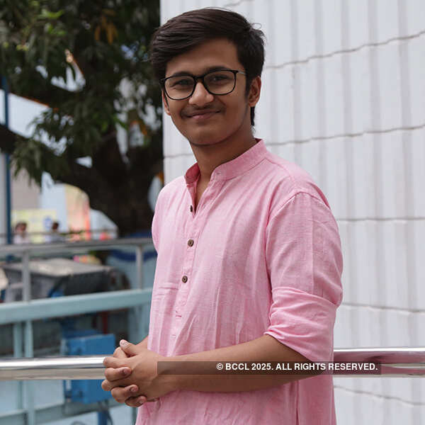 Rwitobroto Mukherjee Pictures