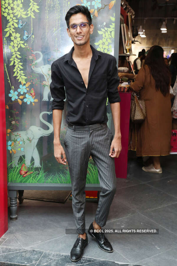 Suresh Menon Pictures