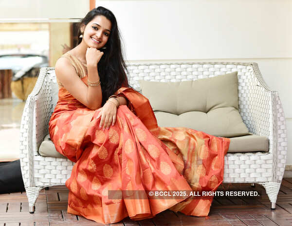 Thanuja Karthik Pictures