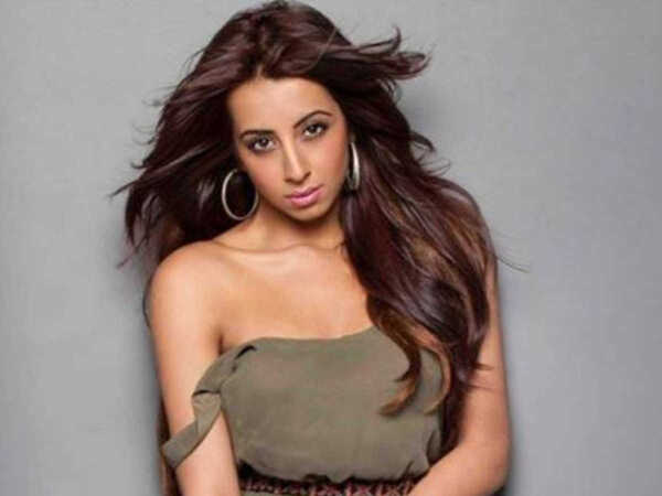 Sanjjanaa Galrani Images