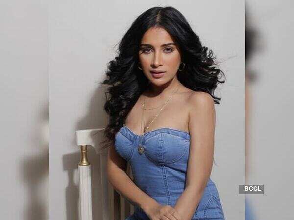 Sara Gurpal Images
