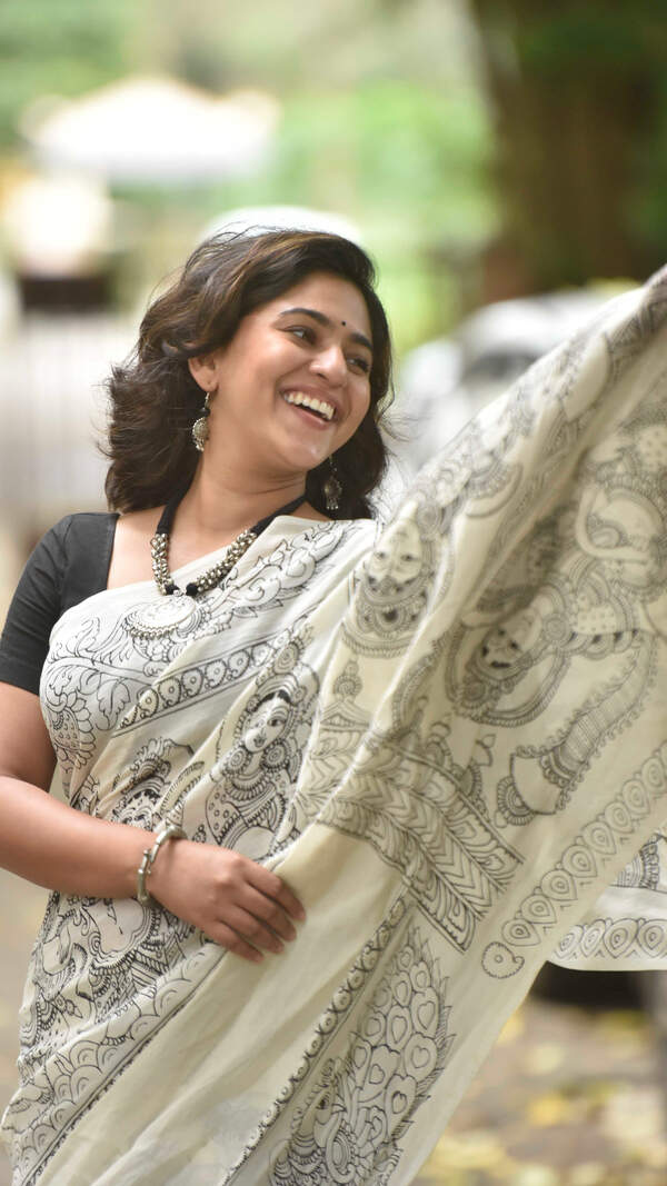 Mrunmayee Deshpande Photos