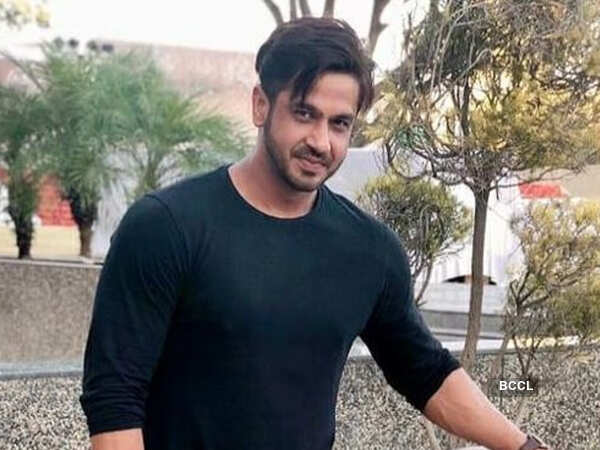 Malhar Pandya Images