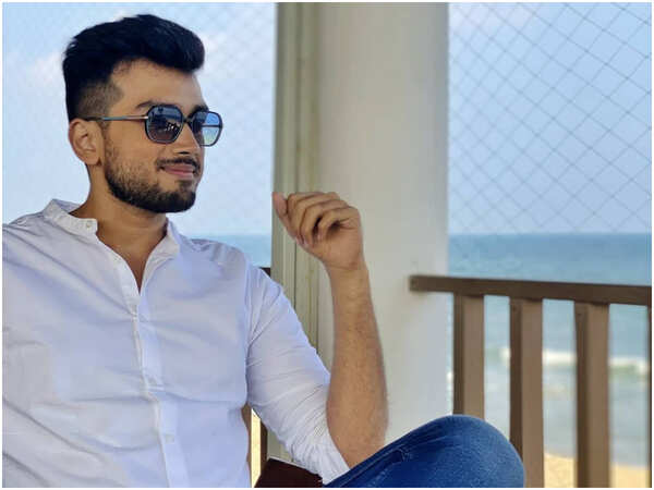 Kalidas Jayaram Photos
