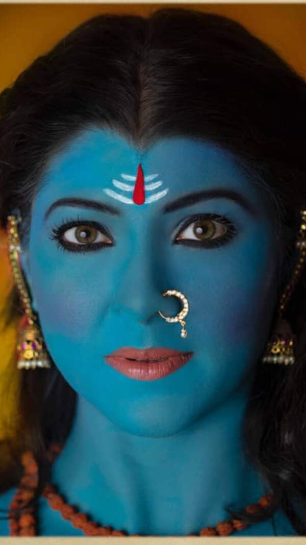 Tejaswini Pandit