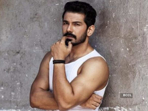 Abhinav Shukla Photos