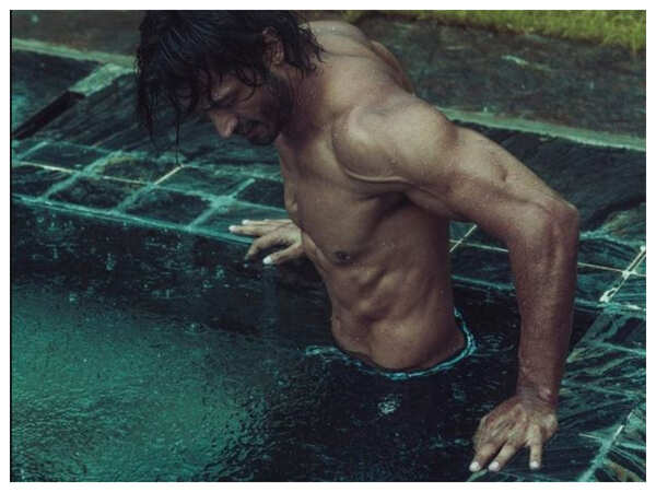 Vidyut Jammwal Images