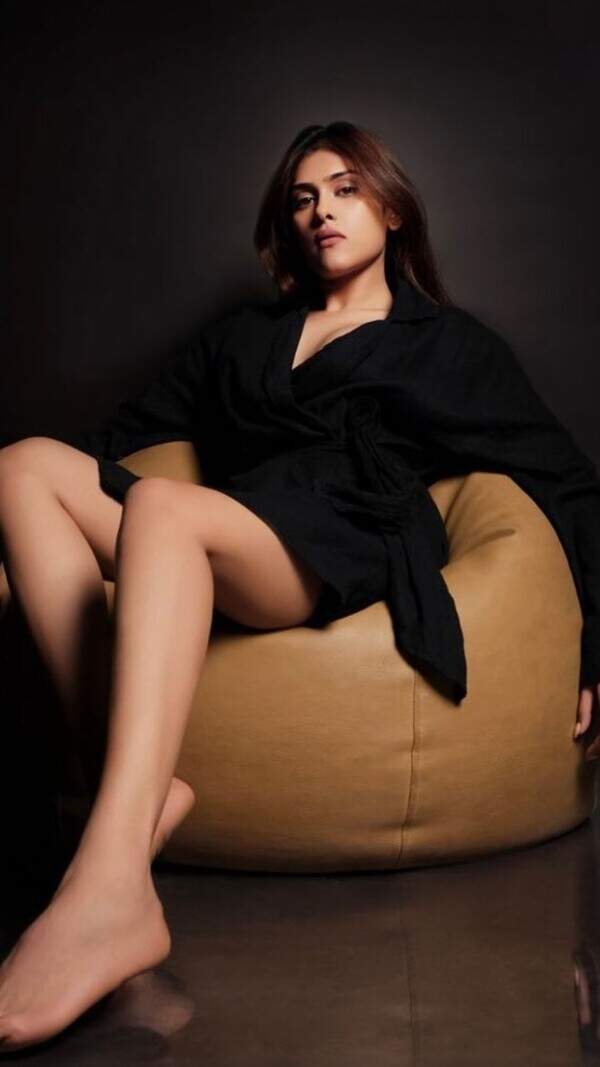 Naira Shah Photos