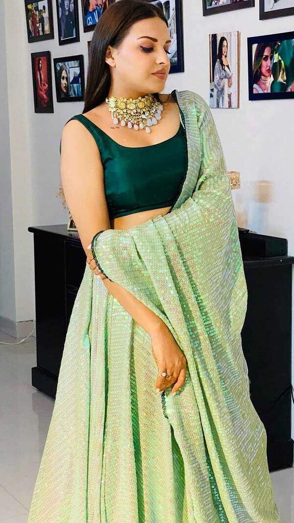 Himanshi Khurana Photos