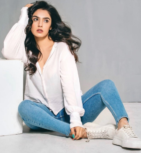 Sidhika Sharma Pictures