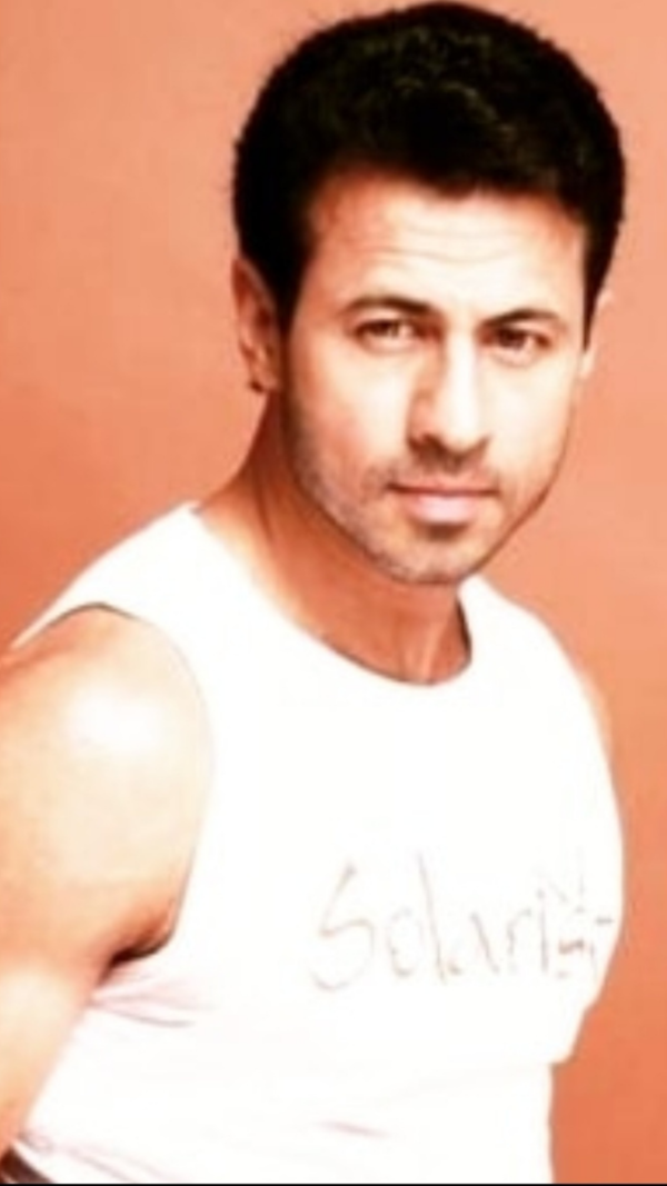 Aryan Vaid Photos
