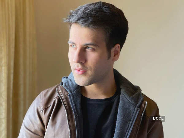 Paras Arora Photos