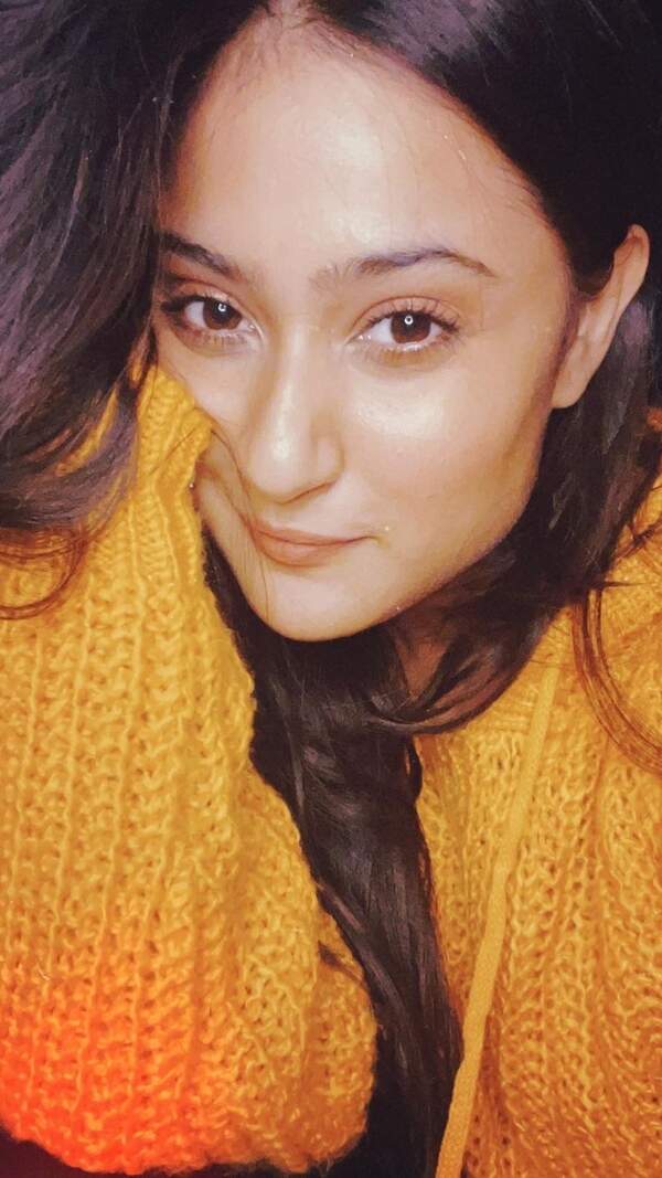 Amrutha Iyengar Wallpapers