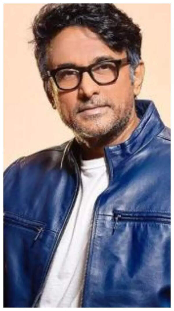 Ajinkya Deo Images